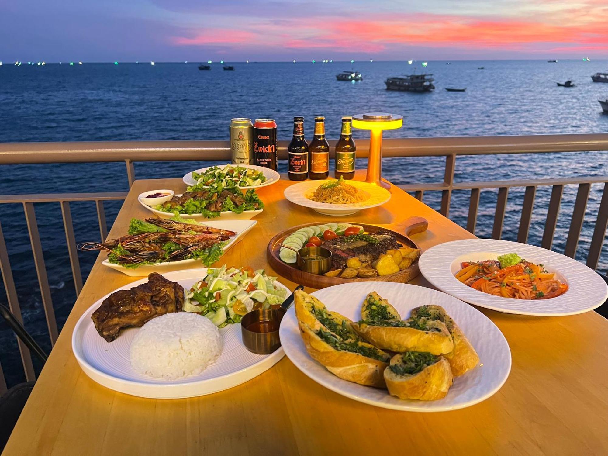 Sunset Sorrento Phu Quoc Aparthotel Exteriör bild