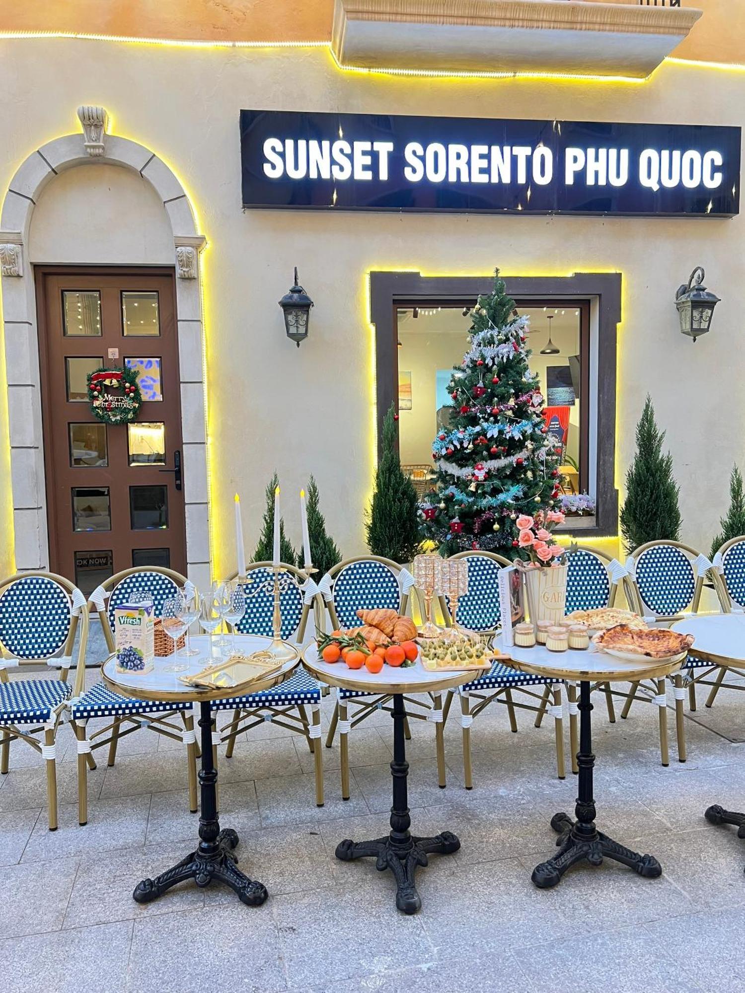 Sunset Sorrento Phu Quoc Aparthotel Exteriör bild